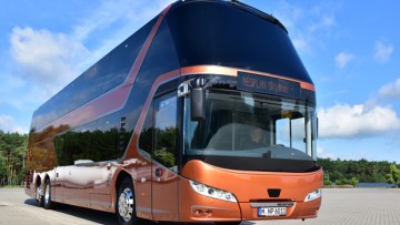 Neoplan Skyliner