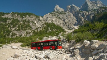 Linienbus  im Nationalpark Berchtesgaden in Bayern