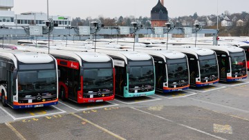 Elektrobusse im Busdepot bei einem Warnstreik der ESWE Verkehrsgesellschaft in Wiesbaden am 11.03.2025