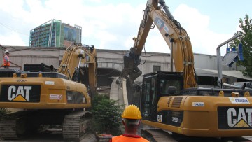 Bagger in Tirana/Albanien
