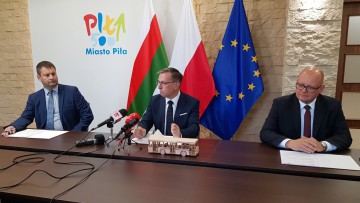 Vertragsunterzeichnung Pila_Solaris