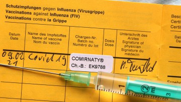 Impfpass mit Eintrag Corona-Impfung