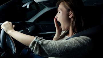 Sekundenschlaf, Müdigkeit am Steuer, Nachtfahrt