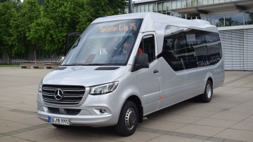 Mercedes-Benz_Minibus_Sprinter