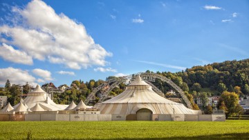 Das Zelt, Theater, Schweiz