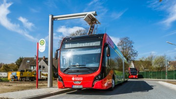 E-Bus_Pantograf_Ladestation