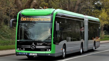 Fahrender Elektrostadtbus eCitaro