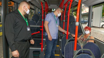 Fahrgastkontrolle_Konstantin_Schneider_Bus