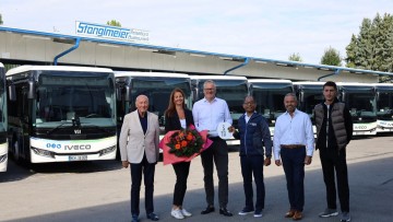 Übergabe der 20 Crossway LE von Iveco an Stanglmeier