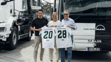 Mannschaftsbus_MAN_Borussia_Vertrag