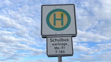 Schuelerverkehr_Schulbus_Haltestelle