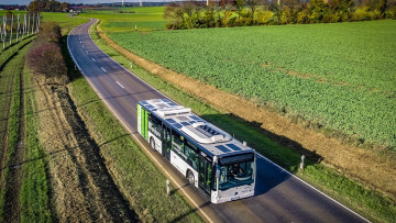 Alternative Antriebe: Solarmodule auf einem Elektrobus