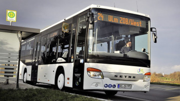 Setra S 415 LE business: 7 auf einen Streich für Laupheimer ÖPNV