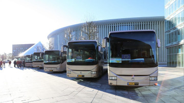 Voyages Emile Weber: 8 Busse für Schülerverkehr in der Ukraine gespendet