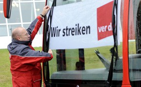 Tarifkonflikt: Warnstreiks im regionalen Busverkehr