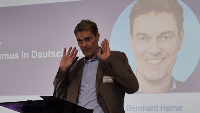 Dr. Bernhard Harrer, Vorstand dwif