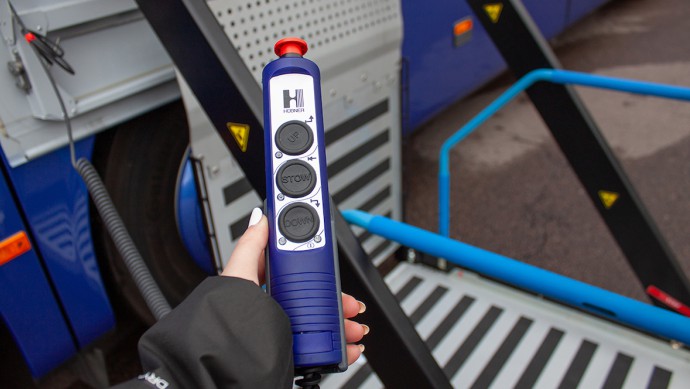 Bus_hydraulische_Hebebühne