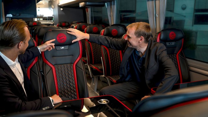 Mannschaftsbus_FC_Bayern_2026_innen