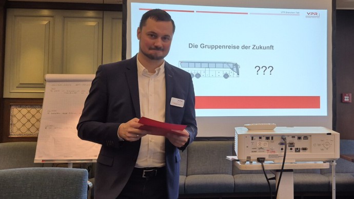 Sébastien Beyer moderierte den Workshop zu Reisetrends in der Bustouristik