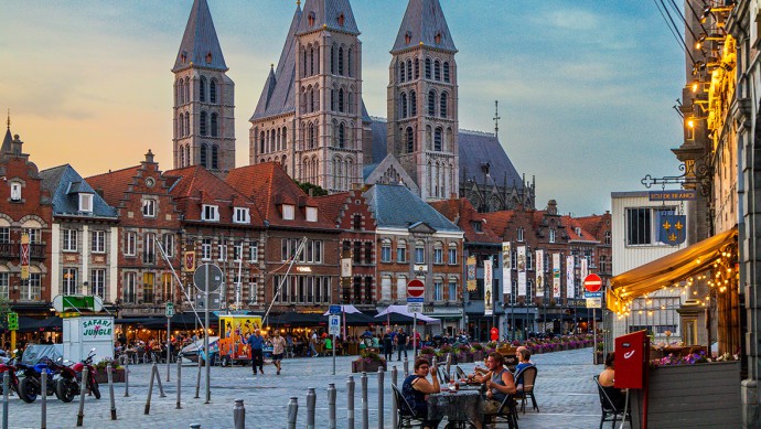 Bild 3_Angepasst_00062208-© Photography Jurjen Drenth-La Grand Place de Tournai