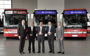 EM-Teams fahren Setra