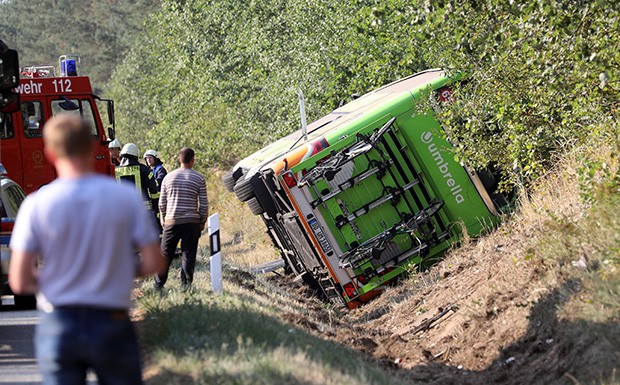 Fernbus bei Linstow auf A19 verunglückt
