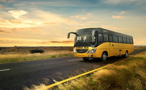 Zwei neue Busmodelle für Kenia
