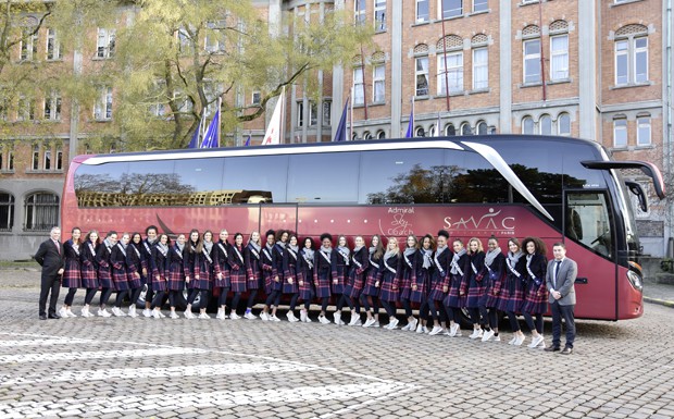 Frankreichs schönste Frauen fahren Setra
