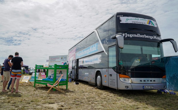 Setra als rollende Jugendherberge