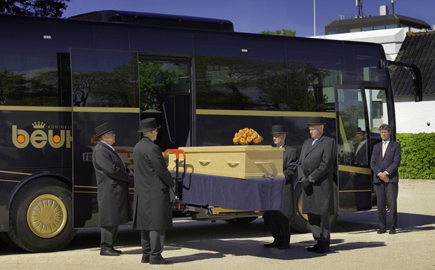 Van Hool baut Beerdigungsfahrzeug
