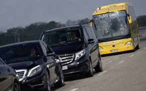 Notbremsassistent mit Fußgängererkennung für Daimler Reisebusse Notbremsassistent mit Fußgängererkennung für Daimler Reisebusse