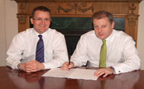 ADL-Plaxton-deal-signing_1