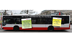 HOCHBAHN mit Klimabotschaften auf Bussen