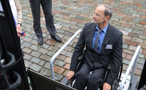 Barrierefreiheit Hublift