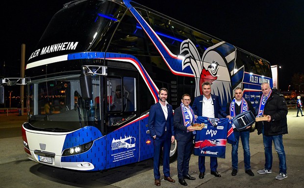 Neoplan Skyliner für die Adler Mannheim