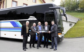 Gebr. Ebneter AG übernimmt 50. Setra Reisebus 50. Setra für Gebr. Ebneter