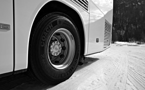 Winterreifen HSW2 Coach von Continental