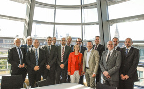Neue Entwicklungspartnerschaft in Hamburg