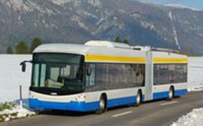 Solingen: Erster 18-Meter-Elektrobus übergeben