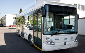 Proton Motor präsentiert Triple-Hybrid-Bus Proton Motor präsentiert Triple-Hybrid-Bus