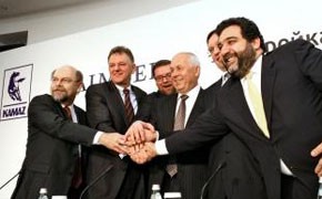 Daimler Trucks übernimmt 10 Prozent an Kamaz Daimler Trucks übernimmt 10 Prozent an Kamaz