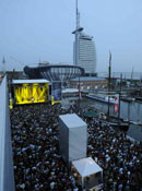 Sasha feiert mit dem Auswandererhaus