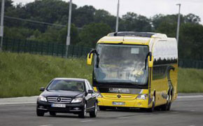 Mercedes: Safety Coach und mehr auf dem RDA