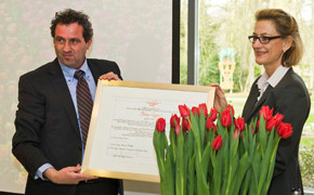 Service-Reisen Giessen wird Namenspate einer neuen Tulpe
