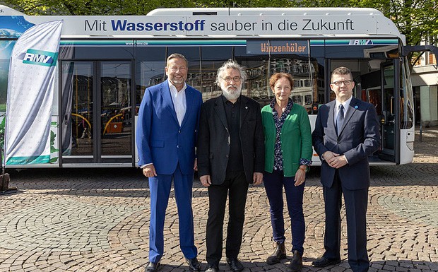 Brennstoffzellenbus_RMV und Winzenhöler