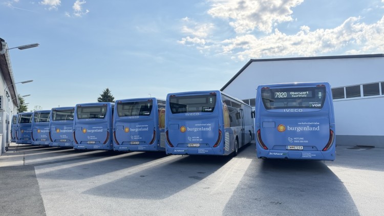 Inbetriebnahmen von 36 neuen Iveco Bus Crossway für Dr. Richard Gruppe in Österreich