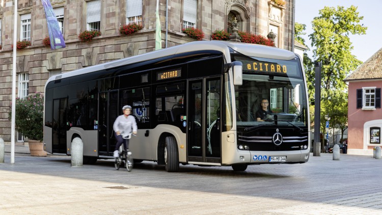 Abbiegeassistenzsystem, Nachrüstlösung, Abbiegeassistent_Daimler