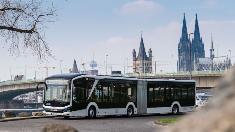 MAN_Lions_City_18_E_Koeln