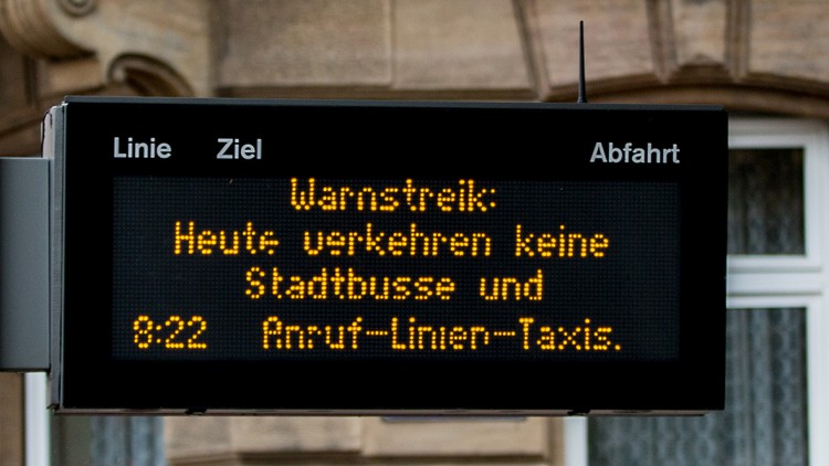 Busanzeige_Streik am 26. Oktober 2020