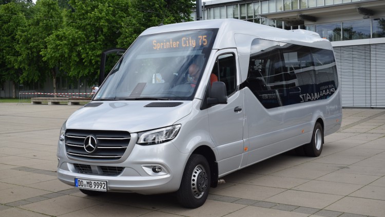 Mercedes-Benz_Minibus_Sprinter